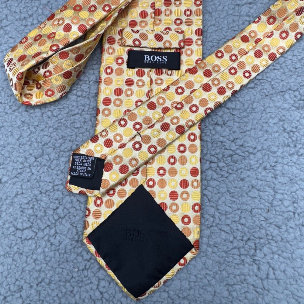 Hugo Boss Tie Men Gold Geometric Silk Necktie Retro Designer Luxury Career Wear - Picture 5 of 7